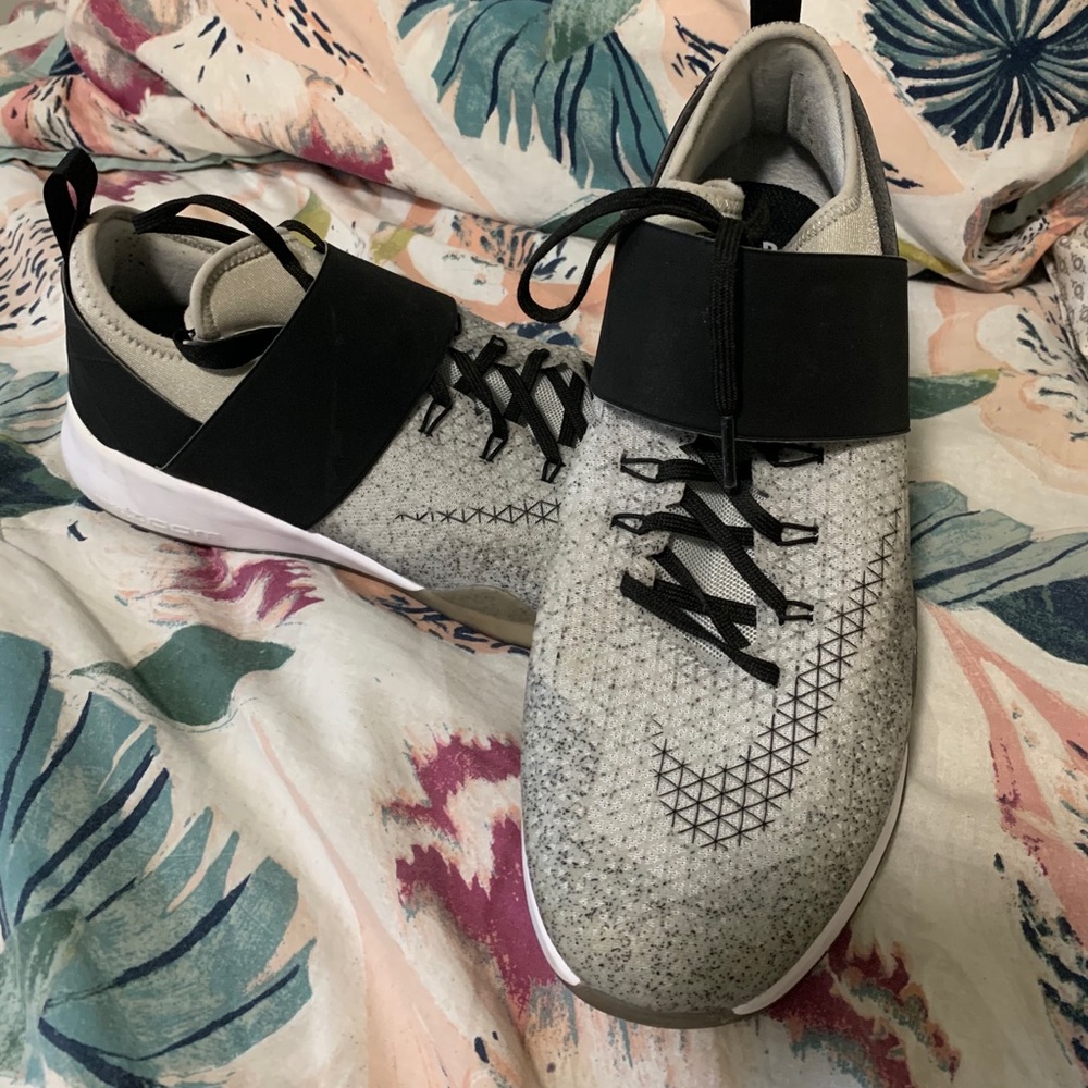 Like new Nike Zoom Training shoes🖤🤍